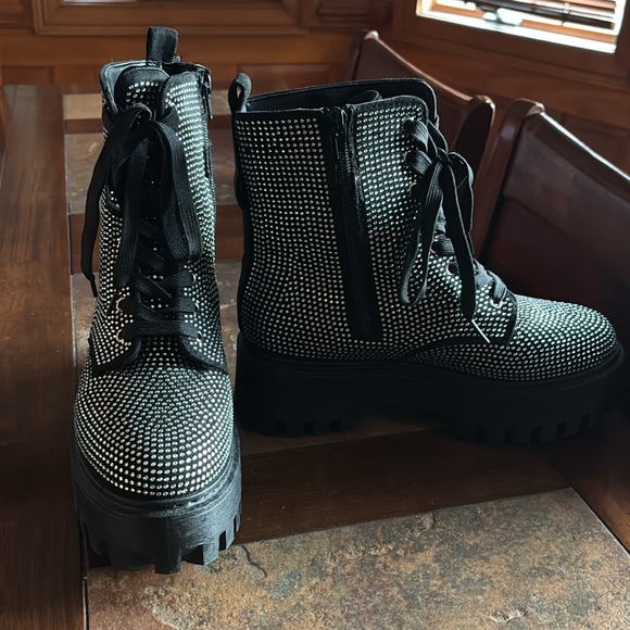 ROUGE Diamond-studded High Heel Boots - Picture 3 of 12